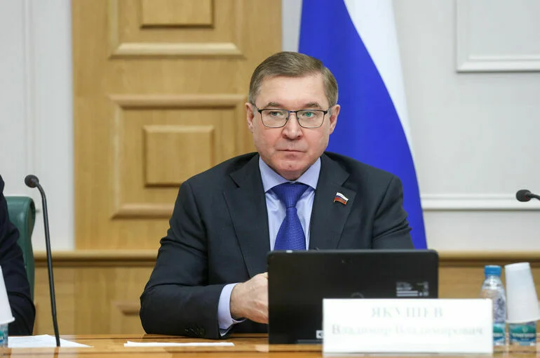 Сенатор Якушев: Печатное слово остается важным для всех, кто ценит его глубину
