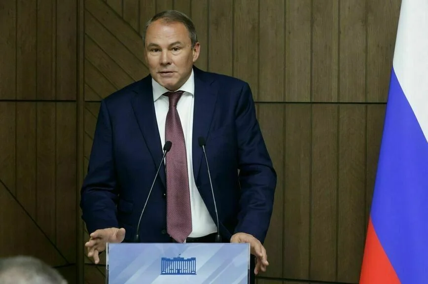 Петр Толстой.