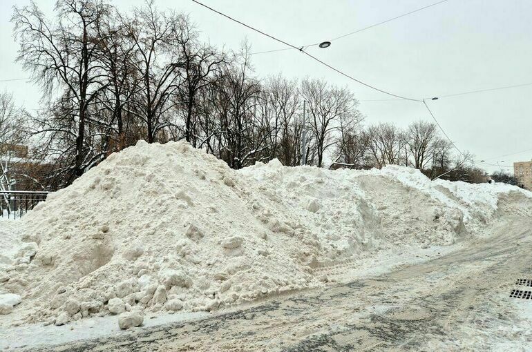 Высота снега в Москве приблизилась к рекорду 1942 года
