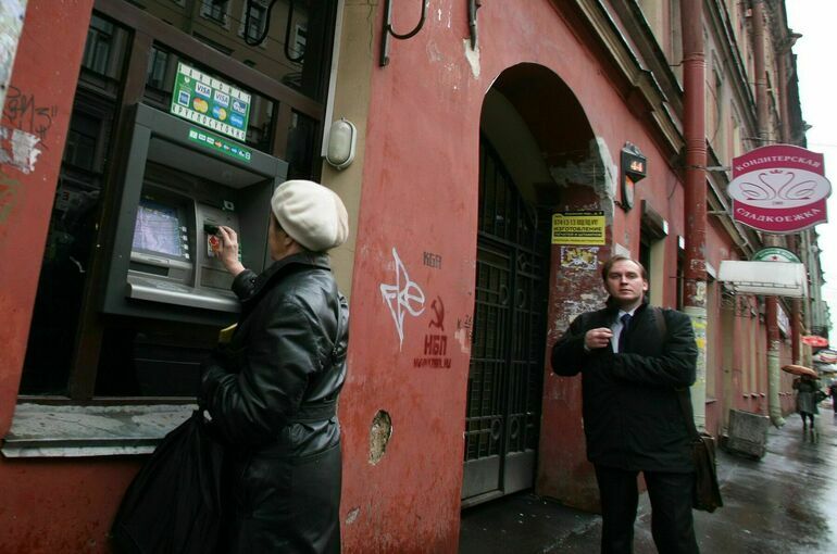 ЦБ обяжет банки отчитываться о снятии наличных без согласия клиента