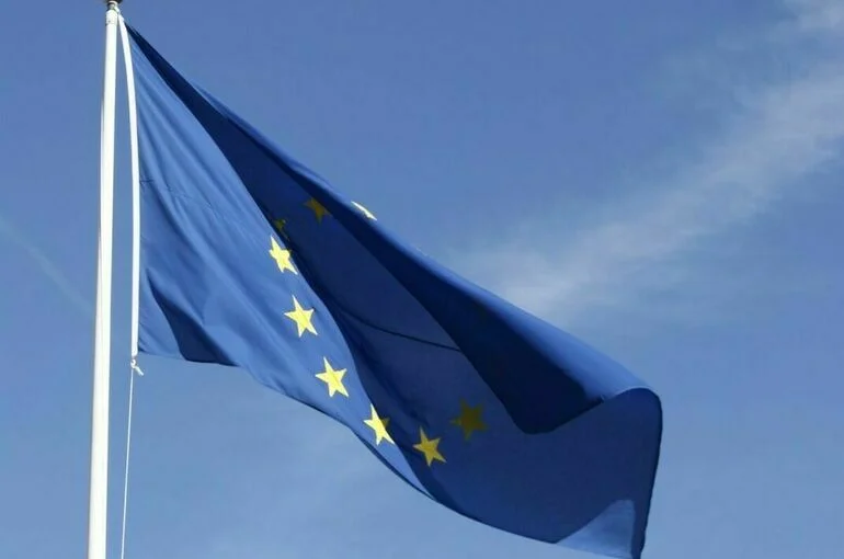 Евросоюз с февраля снизит потолок цен на нефть из РФ до $44,1 за баррель