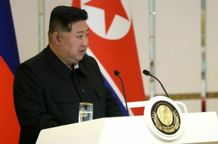 Ким Чен Ын публично уволил вице-премьера КНДР