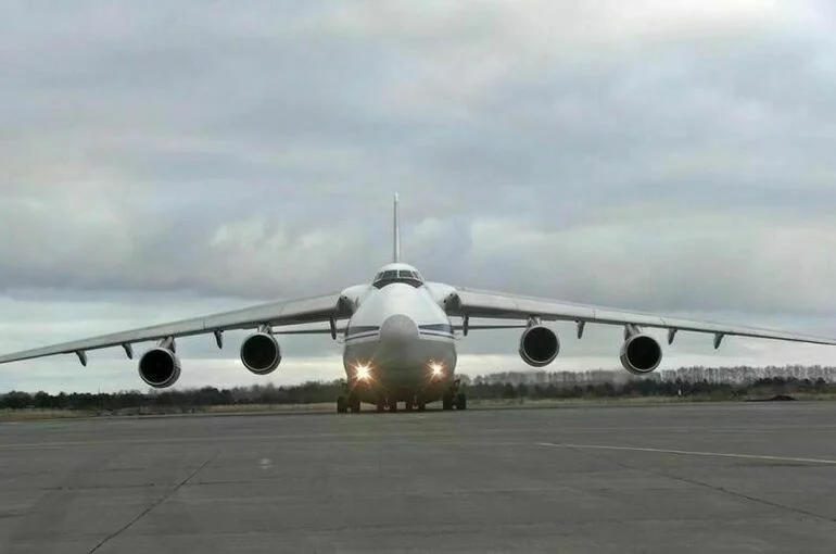 Самолёт Ан-124 