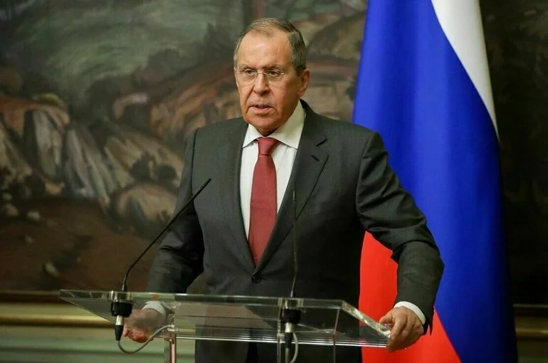 Лавров: Возобновление авиасообщения с США включено в повестку переговоров