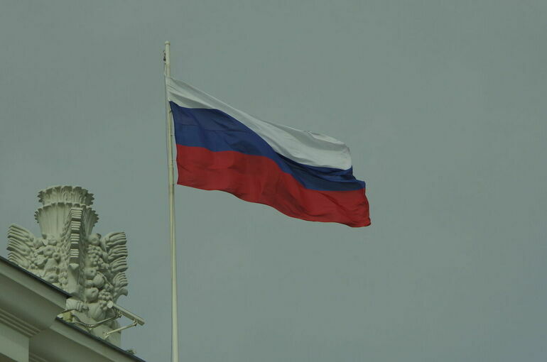 Комитет Госдумы одобрил законопроект о размещении флага России на спортивных объектах