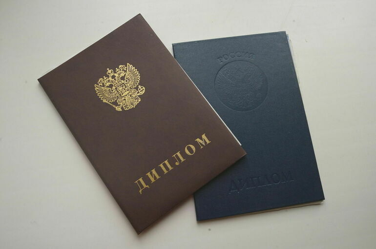 Дипломы российско-иностранных вузов хотят вносить в единый реестр