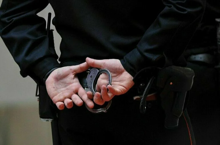 В Нижнекамске задержали школьника за нападение с ножом на уборщицу