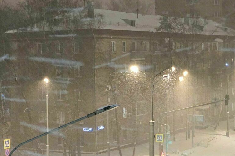 Аномальный снегопад продержится в Москве до второй половины среды, 28 января