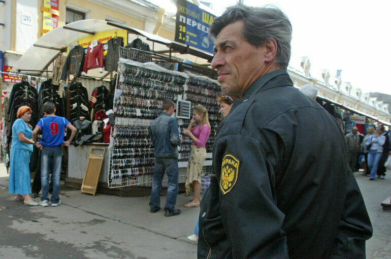 Охранникам дадут время, чтобы начать работать по новым правилам