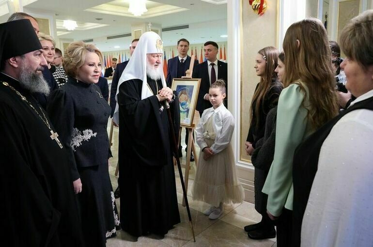 Матвиенко поблагодарила патриарха Кирилла за участие в Рождественских чтениях