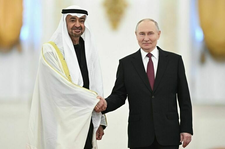 Путин встретился с президентом ОАЭ в Кремле