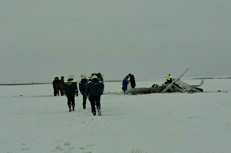 При падении учебного самолета в Орске погибли 3 человека