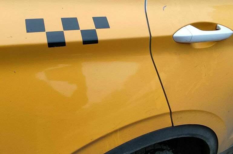 Все петербургские такси претендуют на место в белом списке