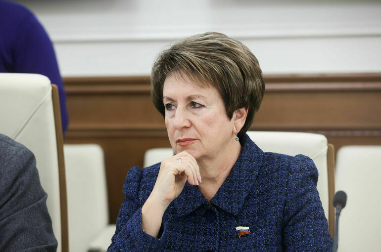 Сенатор: Оклады учителей должны быть не меньше МРОТ