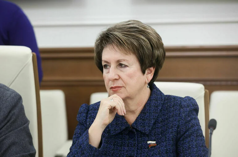 Сенатор: Оклады учителей должны быть не меньше МРОТ