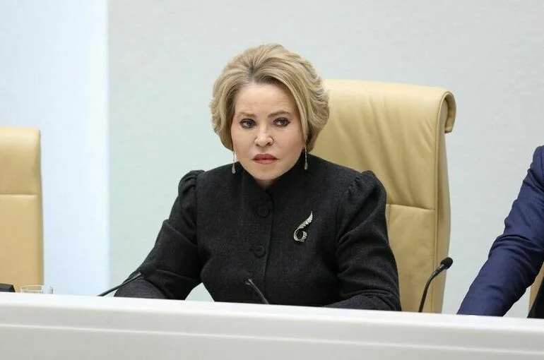 Матвиенко считает необходимым создать единый список разрешенной школьной еды