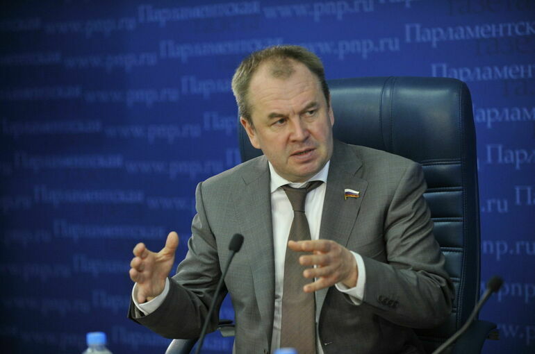 Депутат: Маркетплейсы должны быть «трамплином» для российских производителей одежды