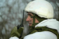 Военнослужащих намерены освободить от трудного выбора