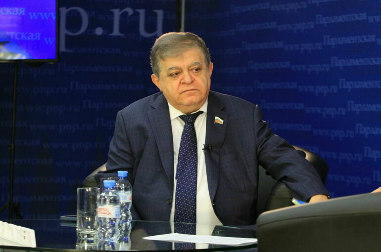 Сенатор Джабаров объяснил желание Латвии и Эстонии наладить связи с РФ суровой зимой