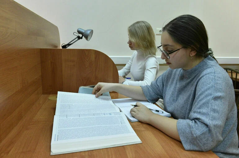 В 2025 году конкурс в педвузы составил 12 человек на место