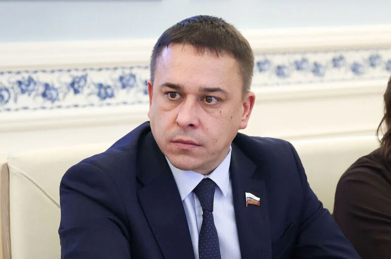 Сенатор считает, что нужно активнее привлекать психологов в школы