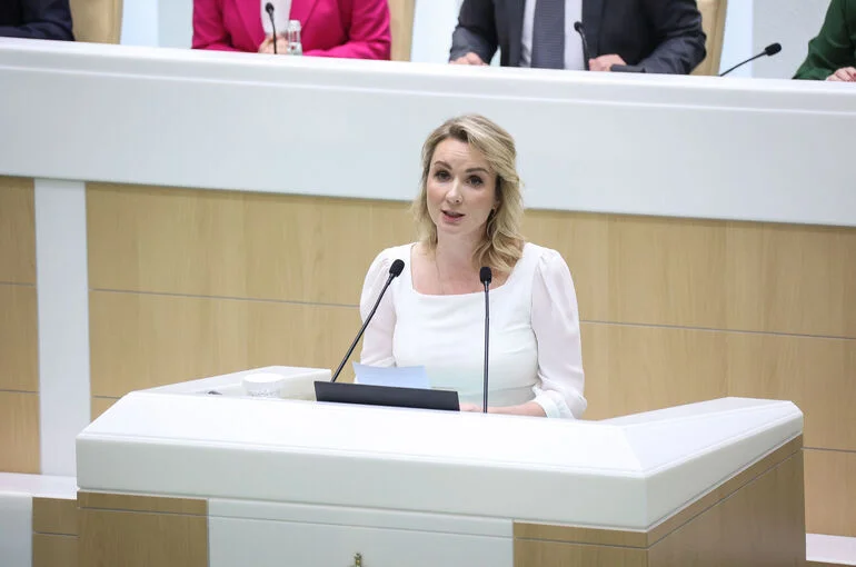 Львова-Белова рассказала о воссоединении с семьей в РФ еще одного ребенка