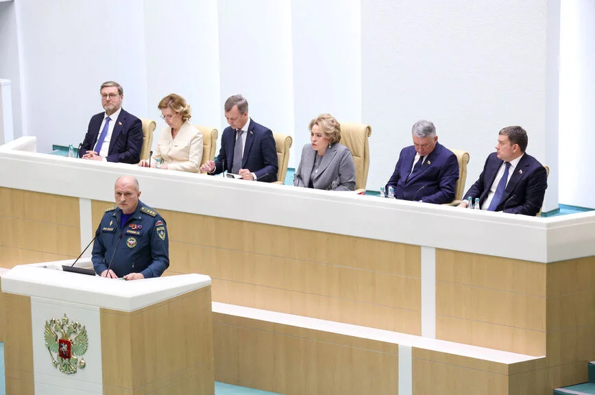 В МЧС предложили быстрее оказывать поддержку россиянам во время паводков