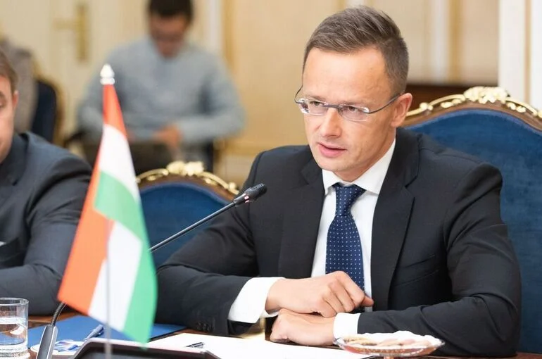 Венгрия решила заблокировать 20-й пакет санкций ЕС против России