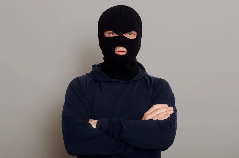 В КПРФ предложили штрафовать за закрытое лицо в общественных местах
