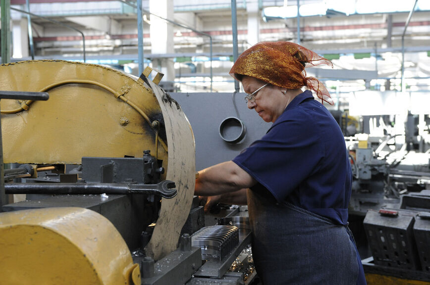 Кому повысят пенсии в марте