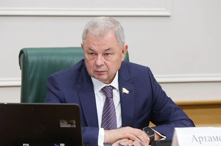 Анатолий Артамонов.