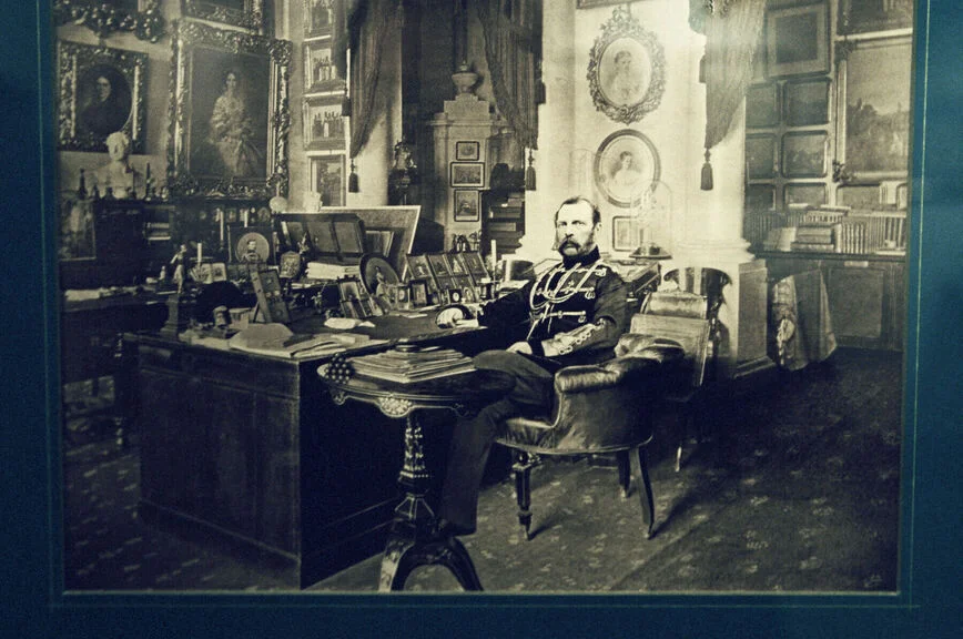 Александр II в рабочем кабинете, фотография С. Л. Левицкого и сына (1880 г. г.). 