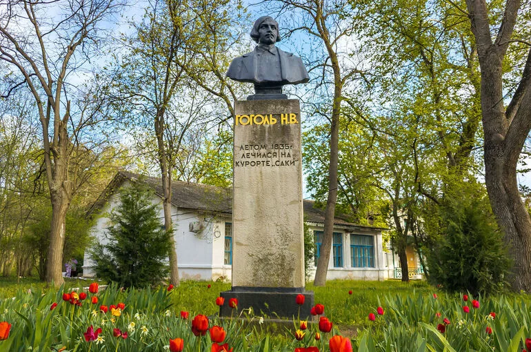 Зачем Гоголь пачкался в крымской грязи и на что ему не хватило «проклятых денег»