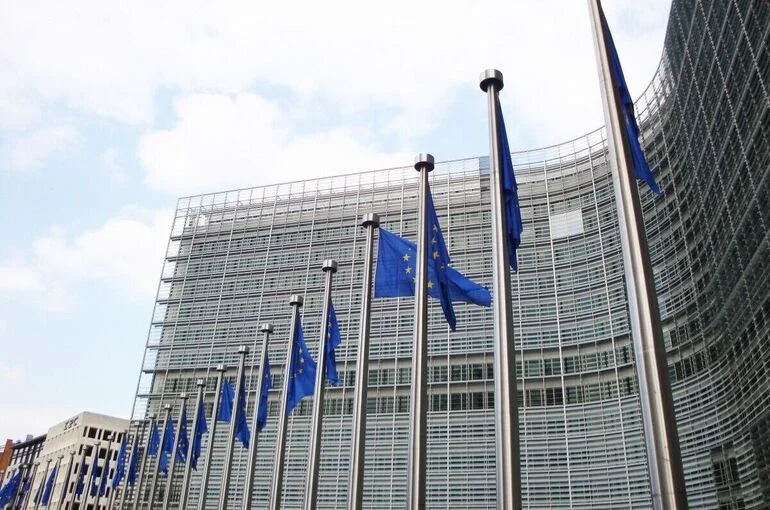 WSJ: Евросоюз вынужден искать новые способы финансирования Украины