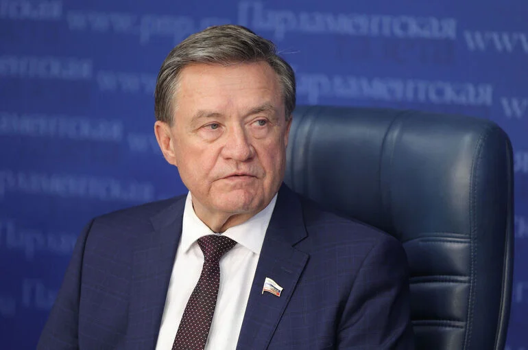 Сенатор: Стоимость российской нефти останется высокой в любом случае 