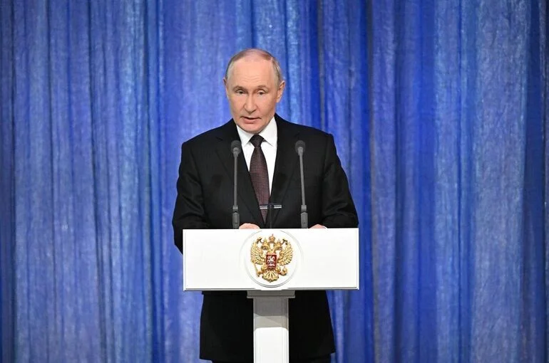 Путин запустил движение беспилотных грузовиков по трассе М-12