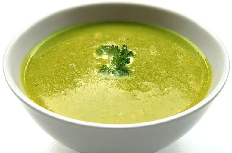 Эксперт рассказала, какой суп самый полезный
