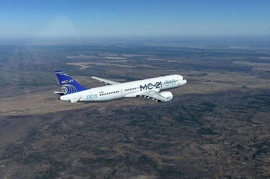 Самолет МС-21