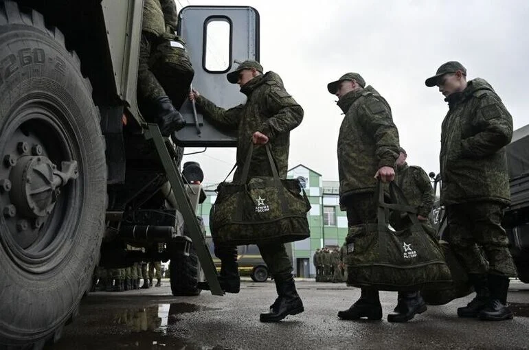 Армию России предложили использовать для защиты соотечественников за рубежом