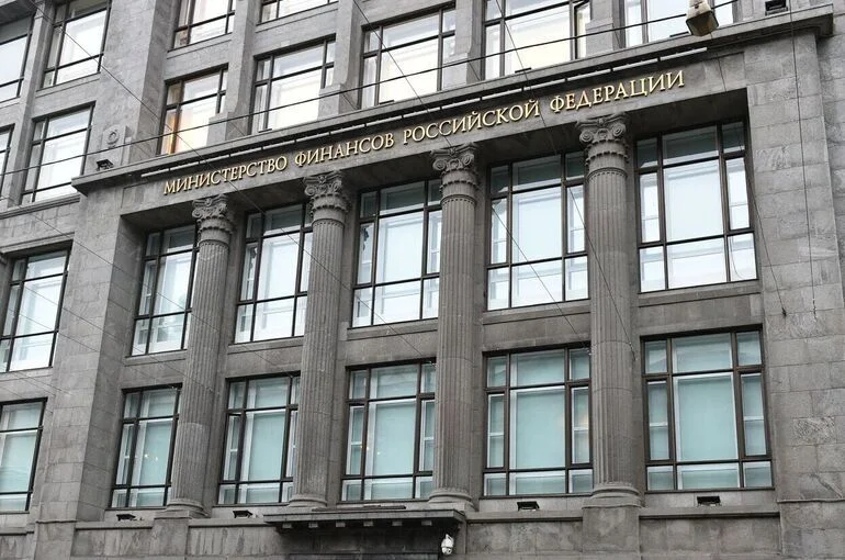 Минфин направит на покупку валюты и золота 110,3 млрд рублей