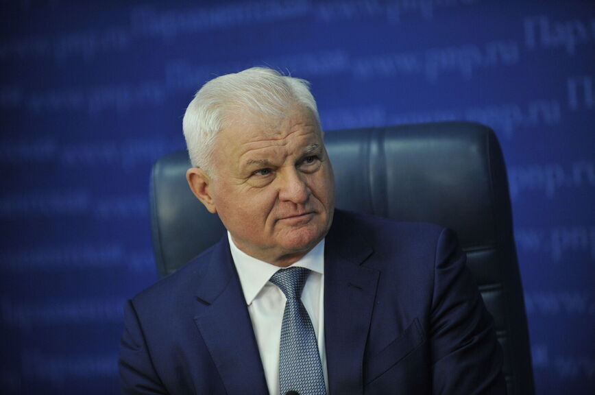 Владимир Плотников.