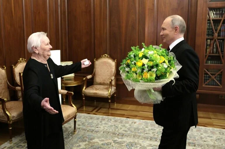Учительница Путина рассказала, что гордится им