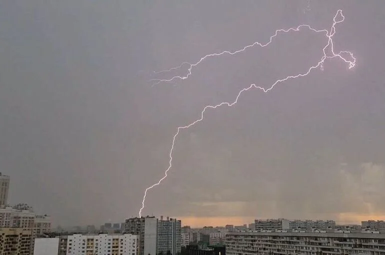 Специалисты рассказали, что делать, если гроза застала врасплох