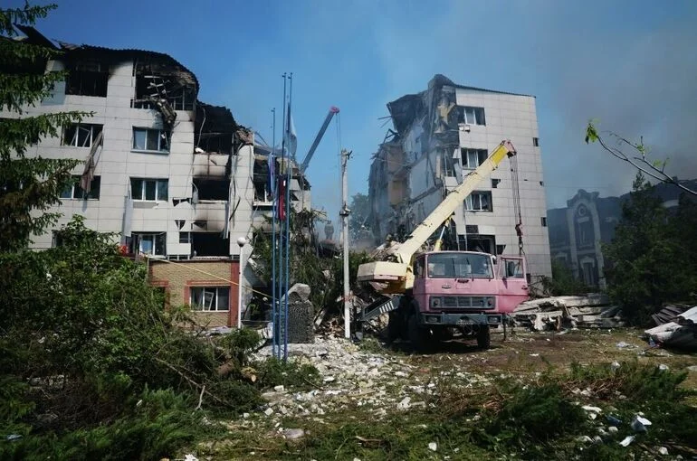 Число погибших при ударе по колледжу в Старобельске выросло до 10