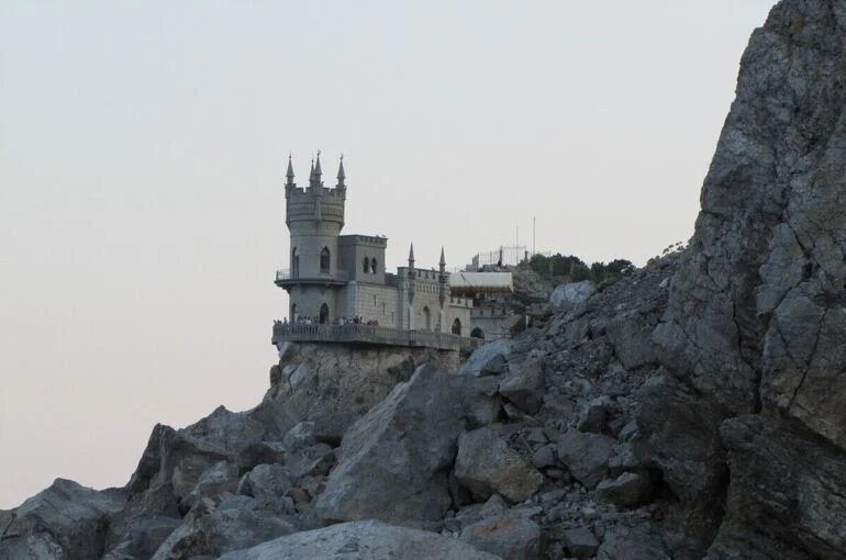 Особый порядок выбора поставщиков при госзакупках в Крыму предложили продлить