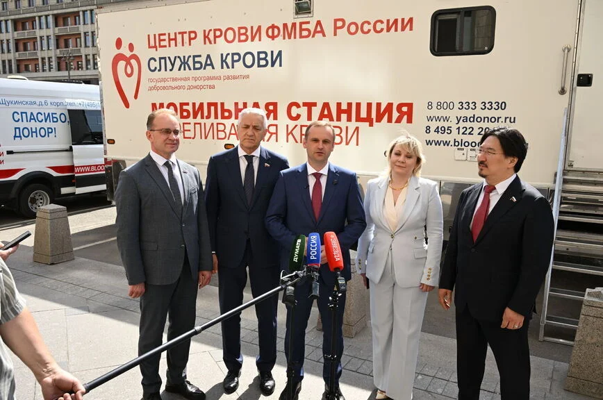Депутаты Госдумы сдали кровь в рамках ежегодной акции   