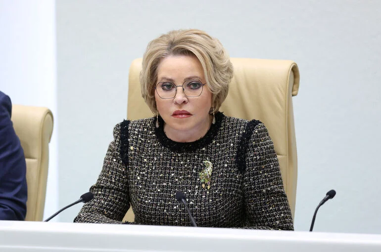 Матвиенко попросила сенаторов помочь в проведении конкурса «Внуки о войне»