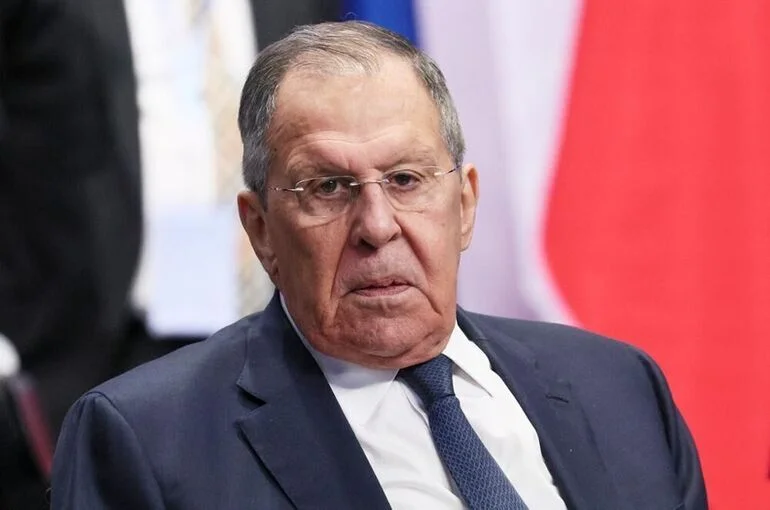 Лавров: Россия будет наносить регулярные удары по целям на Украине