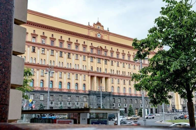 ФСБ задержала двух россиян за подготовку подрыва поезда с горючим в Подмосковье