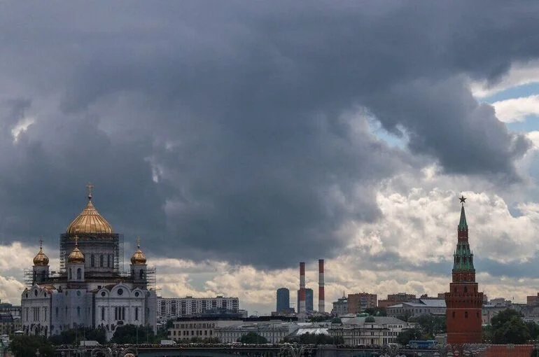 Синоптик спрогнозировал осеннюю погоду в Москве в середине недели